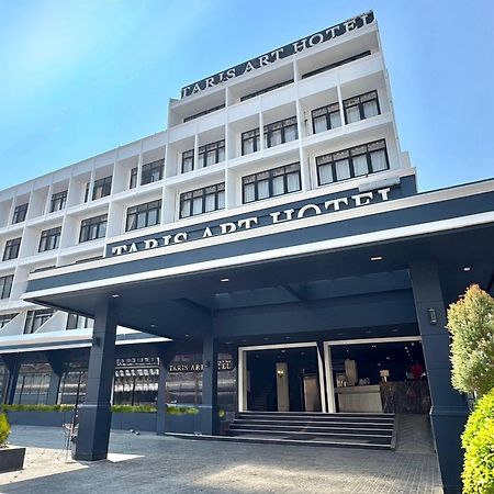 Taris Art Hotel Phrae Esterno foto