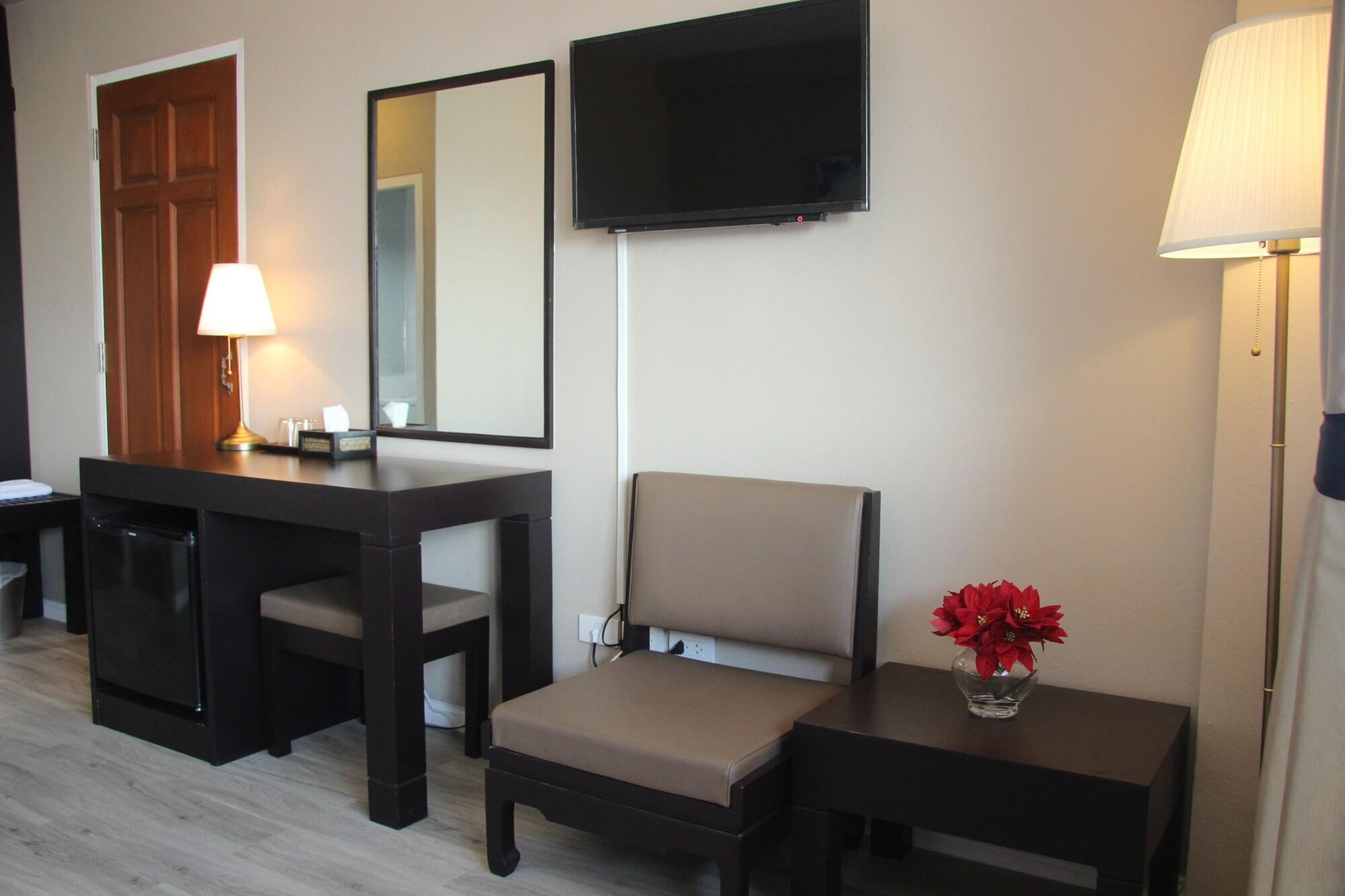 Taris Art Hotel Phrae Esterno foto