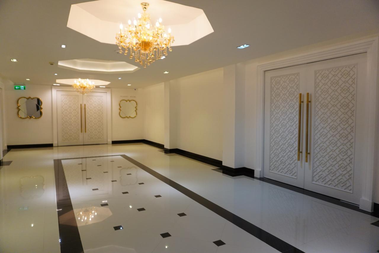 Taris Art Hotel Phrae Esterno foto