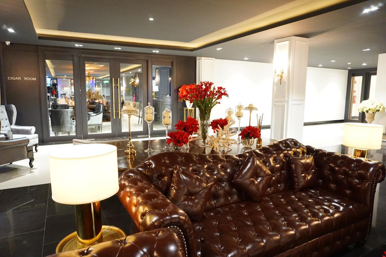 Taris Art Hotel Phrae Esterno foto