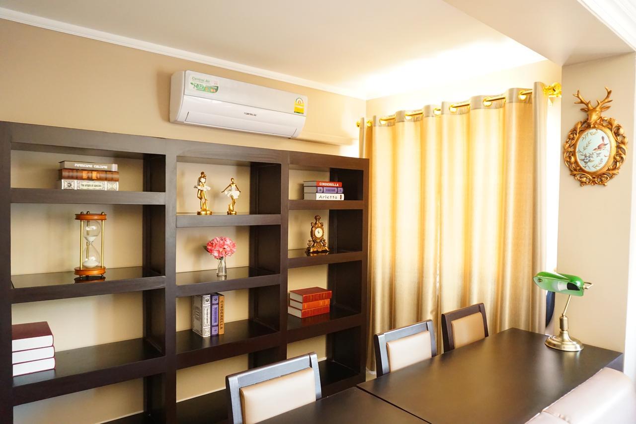 Taris Art Hotel Phrae Esterno foto