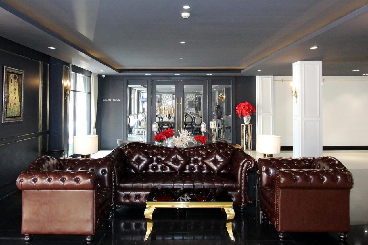 Taris Art Hotel Phrae Esterno foto