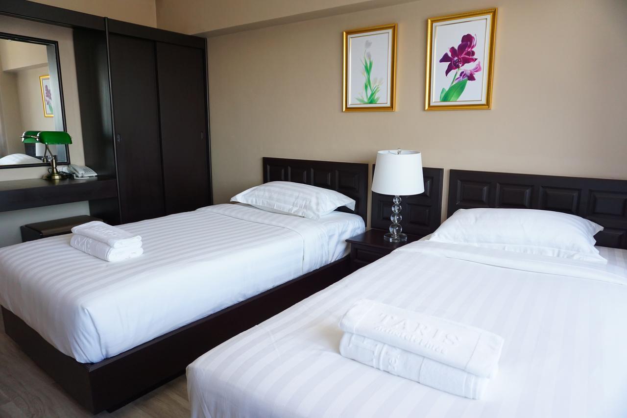 Taris Art Hotel Phrae Esterno foto